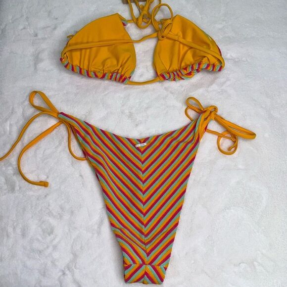 BERLOOK Plush Texture Stripe Halter Bikini Top & Plush Texture Stripe Tie Bottom - Picture 4 of 11